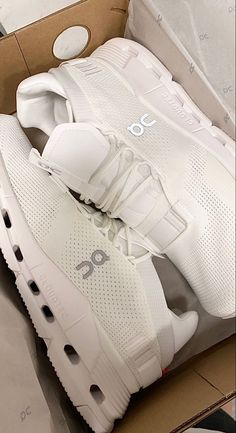 Cute Running Shoes, On Cloudnova, Sneakers Trendy, Shoes For School, Cloud Shoes, Trendy Shoes Sneakers, Preppy Shoes, College Board, Shoe Wishlist