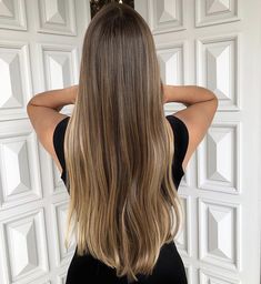 Balayage Straight Hair, Color Rubio, Hair Stylies, Hair Color Balayage, Light Hair, Light Brown Hair, Hair Waves, How To Make Hair, Blonde Highlights