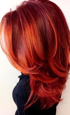 Shades Of Red Hair, Red Ombre Hair, Fall Hair Color Ideas, Orange Highlights, Colored Hair Tips, Violet Hair, Hair Color Burgundy, Dark Red Hair, Bright Red Hair