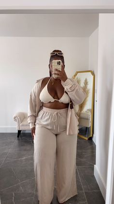 Destin Outfits, Plus Size Stomach, Midsize Beach Outfits, Medium Outfits, Western Blouses, Milan Trip, Women Business Attire, Plus Size Summer Outfits Big Stomach, Curacao Vacation