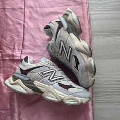 New Balance 9060 Gray Matter Timberwolf Mens Sneakers Brand New In Box, Never Worn. Eu 37 (Men's 4.5 Or Women's 6) Eu 37.5 (Men's 5 Or Women's 6.5) Eu 38(Men's 5.5 Or Women's 7) Eu 38.5(Men's 6 Or Women's 7.5) Eu 39.5(Men's 6.5 Or Women's 8) Eu 40(Men's 7 Or Women's 8.5) Eu 40.5(Men's 7.5 Or Women's 9) Eu 41.5(Men's 8 Or Women's 9.5) Eu 42(Men's 8.5 Or Women's 10) For Product Details, Please Refer To The Photos Taken (The Photos Will Have Color Differences) Brown And Moss Green Colorway Featurin New Balance 9060 Outfit Men, New Balance 9060, Brown Logo, Sneaker Lovers, Browning Logo, Gray Matters, Balance Sneakers, New Balance Sneakers, White Mesh