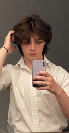 Fluffy Hair For Straight Hair, Fluffy Straight Hair Boy, Straight Fluffy Hair, Trans Haircut Ftm Straight Hair, Vomitboy Hair, Shortish Hair, Hair Boy, Shaved Hair Designs, Punk Hair