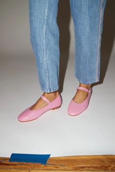 Light Pink Shoes Outfit, Pink Flats Outfit, Spring Flats, Dr Shoes, No 6, Pink Shoes, Pretty Shoes, Dream Shoes