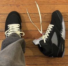 2022 Aesthetic, Trendy Shoes Sneakers, Kicks Shoes, Shoe Wishlist, Shoes Ideas, Neue Outfits, Fresh Shoes