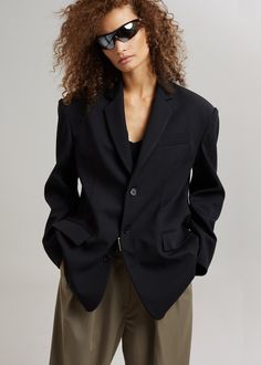 Stevie Oversized Blazer - Black Blazer The Frankie Shop Black Structured Single Button Blazer, Black Structured Single-button Blazer, Black Oversized Blazer For Formal Occasions, Oversized Single Breasted Black Blazer, Structured Black Blazer With Buttons, Black Structured Blazer With Buttons, Oversized Button-up Business Blazer, Denim Suit, The Frankie Shop