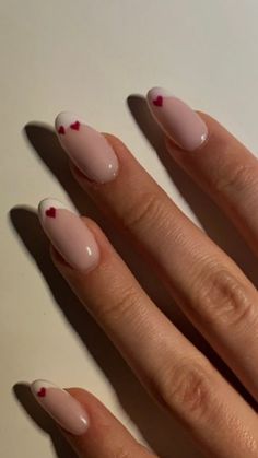 French Hearts Nails, Feminine Nails Classy Almond, Simple Elegant Valentines Nails, Gel Polish Designs Ideas, Biab French Tip Designs, Nails Gel Valentines Day, Gelx Apres Nail Designs Almond, Valentine’s Day French Tip Nails, Real Nails Painted