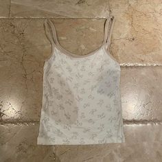 Title: Bnwt Brandy Melville Deadstock Deer Cami Brand New With Tags (Bnwt) Brandy Melville Deadstock Deer Cami For Sale! This Rare Find Features A Stylish Deer Print, Making It A Unique Addition To Your Wardrobe. Perfect For Layering Or Wearing On Its Own, This Cami Is A Must-Have For Any Brandy Melville Fan. Embrace Trendy Styles Like Coquette, Y2k, And Ballet Core With This Charming Cami! Don't Miss Out On This Brandy Melville Gem! #Brandymelville #Deadstock #Cami #Fashion #Uniquepiece #Coquet Coquette Clothes, Deer Shirt, Pen Pen, Coquette Y2k, Ballet Core, Deer Print, Y2k Clothes, Clothing Ideas, Fit Inspo