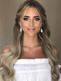 Bridemaids Hairstyles, Peinados Hair Styles, Engagement Hairstyles, Guest Hair, Curly Wedding Hair, Prom Hair Down, Ball Hairstyles, Prom Hairstyles For Long Hair