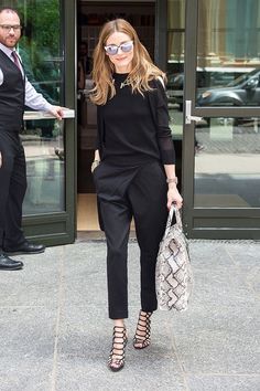 On Olivia Palermo: Westward Leaning Vanguard 11 Sunglasses ($225); Capwell + Co. Silver Bar Collar Necklace ($42); Schutz Juliana Caged Sandals ($190); Hayward tote. Woman In Black, Looks Black, Moda Plus Size