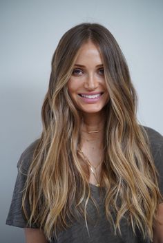 Natural Balayage Brunette Sun Kissed Straight, Sun Kissed Hair Balayage, Golden Money Piece Hair, Bronde Root Smudge, Subtle Sunkissed Hair Brunette, Natural Sunkissed Hair, Surfer Balayage Hair, Surfer Hair Color, Beachy Balayage Brunettes