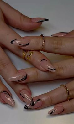 Cool Simple Nails, Nails With Black Details, Classy Nails French, Uni Nails, Nails With Black, Amazing Nail Art, Blush Nails, Classy Acrylic Nails