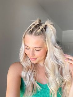 pinterest: @gabriellaafaith Cute Hairstyles Festival, Good Concert Hairstyles, Hair Ideas For Festivals, Taylor Swift Eras Your Hair Ideas, Cute Bubble Braids Half Up Half Down, Hair Up For Concert, Festival Hair Ideas Long Hair, Cool Concert Hairstyles, Festival Hair And Makeup Ideas