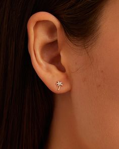 Diamond Palm Stud – gorjana Helix Piercing Stud, Studs Diamond, Earrings Stacking, Pearl Birthstone, 14k Gold Necklace, Helix Piercing, Diamond Hoop Earrings, Fine Jewelry Collection, Birthstone Charms