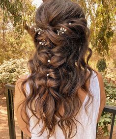 Brunette Bridal Hair, Wedding Hair Brunette, Summer Wedding Hairstyles, Boho Bridal Hair, Bridal Braids, Wedding Braids, Hair Company, Romantic Wedding Hair, Hair Brunette