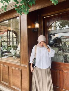 Plisket Skirt Outfit Hijab, Celana Jins Wanita, Ootd Hijab Casual Simple, Outfit Ideas Muslim, Skirt Ootd