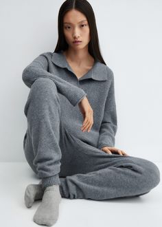 Knit jogger-style trousers - Women | Mango USA Elegant Loungewear, Airport Attire, Comfy Lounge Wear, Winter Loungewear, Oversized Wool Coat, Stylish Loungewear, Knitting Women Cardigan, Oversize Knit, Oversized Knitted Sweaters