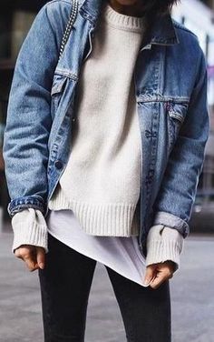 Cold Weather Outfits For School, Jaket Denim, Look Adidas, Populaire Outfits, Boyfriend Jean, Outfit Jeans, Yoga Photography, Stil Inspiration, Looks Street Style