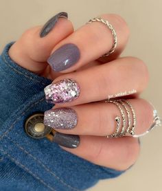 September Nails Glitter, Purple Fingernails Designs, September Gel Nails 2024, Autumn Nail Ideas, Shiny Nails Designs, Autumn Nail, Nail Art Ombre, Shiny Nails