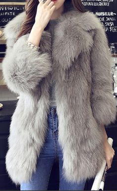 Elegant Solid Color Fur Coat For Winter, Elegant Winter Fur Coat, Elegant Faux Fur Outerwear For Fall, Elegant Faux Fur Winter Outerwear, Elegant Spring Faux Fur Outerwear, Elegant Spring Fur Coat With Faux Fur Lining, Detail Couture, Comfortable Hoodies, Classy Winter Outfits