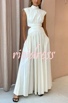 Cutout Style, Pocket Maxi Dress, Porto Rico, Cutout Maxi Dress, Dress Stand, Maxi Robes, Woman Standing, Slim Dresses, Yoga Shorts