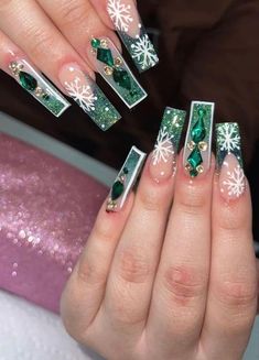 Christmas Nail Designs Acrylic, Nail Art Noel, Christmas Nail Ideas, December Nails, Cute Christmas Nails, Nails Design With Rhinestones, Long Acrylic Nails Coffin