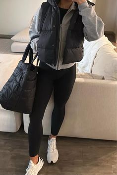 Sydneymadams_ on LTK Fall Winter Athleisure, Athletic Coach Outfit, Comfy Legging Outfits Fall, Comfy Fall Outfits With Leggings, Hike Fits, Winter Athletic Outfits, Pnw Outfit, Cute Active Wear Outfits, Raceday Outfits