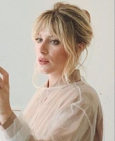 European Bangs, Veronique Leysen Hair, Wedding Hair With Fringe, Tmavý Blond, Hair Shapes, French Bangs, Hairstyles For All Hair Types, Side Fringe, French Braids