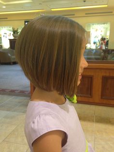 Kids Bob Haircut, Bob Haircut For Girls, Straight Bob Haircut, Angled Bob Haircuts, Blonde Balayage Highlights, Girl Haircut, Corte Bob, Girls Short Haircuts, Bob Haircuts For Women