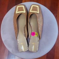 Size 14 Women's Shoe Never Worn Sam Edelman Brown With Gold Buckle Beige Formal Slip-ons For Summer, Brown Flat Loafers For Summer, Brown Slip-on Loafers For Summer, Brown Summer Loafers With Flat Heel, Beige Pointed Toe Loafers For Summer, Gold Leather Loafers For Summer, Chic Brown Closed Toe Slip-ons, Chic Brown Flat Heel Slip-ons, Chic Brown Slip-ons With Flat Heel