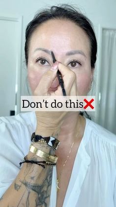 Prominent Brow Bone Eye Makeup, No Brows Makeup Look, Bobbi Brown Makeup Tutorial, Facial Ideas, How To Do Brows, Fuller Eyebrows, Diva Hair, Haircut Bob, How To Do Eyebrows