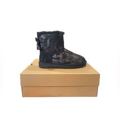 Black Glimmer Mini Bailey Bow Ugg Boots. Bnwt, Never Worn. Size 9. Black Ugh Boots With Bow, Bow Ugg Boots, Bow Ugg, Mini Baileys, Bailey Bow, Ugg Black, Womens Uggs, Ugg Shoes, Shoes Black