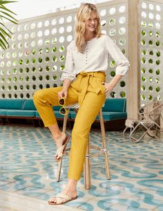 Mustard Linen Pants Outfit, Outfit Pantalon, Yellow Trousers, Paperbag Hose, Cord Pants, Denim Pants Fashion