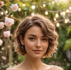 Pixy Hairstyle, 2c Hairstyles, Short Curly Hairstyles For Women, Short Wavy Haircuts, Bob Haircut Curly, Hair Inspiration Short, Natural Wavy Hair, Haircuts For Wavy Hair, Short Wavy Hair