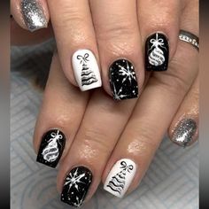 Winter Holiday Press On Nail Set! Includes 24 Reusable Square Press On Nails. Black/White Nails With Tree/Snowflake Details. Also Includes Metallic Silver Accent Nails. Jelly Adhesive & Nail File Included. New Nail Shapes Square, Winter Nails Gel, Holiday Elements, Press On Nails Short, Nail Art For Beginners, Short Square Nails, Nail Art Set, Holiday Nail Art