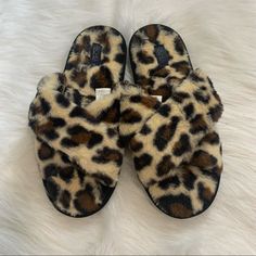 Cute Cozy Faux Fur Leopard Print Slippers By Rachel Roy. Nwots No Wear! Size Xl 11/12 Thanks For Stopping By:) Comfy Faux Fur Slippers With Round Toe, Leopard Print Slippers, Black Faux Fur Slippers With Round Toe, Black Fur Slippers, Chic Leopard Print Heels With 4-inch Heel, Rachel Roy, Cross Straps, Faux Fur, Leopard Print