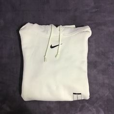 Size Medium New With Tags Is More Green Than It Shows In Pictures Nike Center Swoosh Hoodie, Nike Cropped Hoodie, Grey Nike Hoodie, Nike Crew Neck, Maroon Hoodie, Winter Shopping, Grey Quarter Zip, Tops Nike, Nike Crewneck