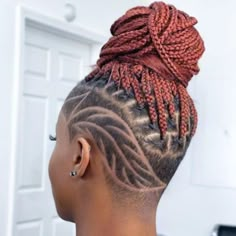 Fade Haircuts For Black Women, Hair Cuts For Black Women, Cabello Afro Natural, Fade Hair, Short Shaved Hairstyles, Haircuts For Black Women