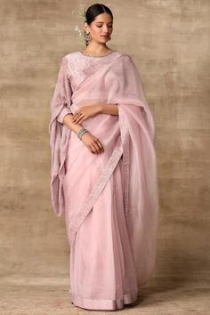 Shop for Ridhi Mehra Purple Chanderi Printed Saree With Blouse for Women Online at Aza Fashions Saree With Sleeves, Pink Organza Saree, Saree Belt, Lilac Blouse, Ridhi Mehra, Saree With Belt, Embroidered Belt, Fitted Blouses, Purple Satin