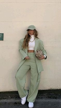 Chique Outfit, Woman Suit Fashion, Elegante Casual, Streetwear Fashion Women, Pastry Chef, Mom Outfits, Suit Fashion