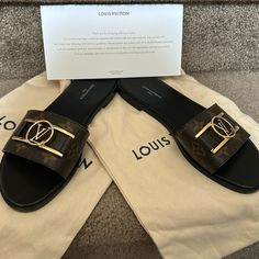 Louis Vuitton Brand New Flat Mules, Perfect Shoe, Never Worn. Louis Vuitton Slippers, Louis Vuitton Flats, Shoes Louis Vuitton, Trendy Shoes Sneakers, Fashion Shoes Heels, New Flat, Lv Shoes, Flat Mules, Louis Vuitton Sandals