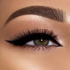 A sensuous, waterproof eyeliner that delivers elegant precision, letting you achieve the ultimate eye lift as you line and define with inky luxury. Long Eyeliner Wing, Hot Makeup Looks, Smokey Liner, Siren Eyes, Sharp Eyes, Diana Wedding, Healing Journaling, Cat Eyeliner, Chic Makeup