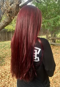 Red Hair Wine, Dusty Red Hair, Soft Red Hair, Pelo Color Vino, Red Curly Hair, Dark Red Hair, Hair Color Auburn