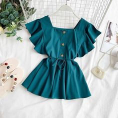 Name:solid color, square collar, flying sleeves, waist tie, floundered chiffon shirtMaterial:blendedColor:black,white,ppink,yellow,green,redFeatures:vintage,flying sleeveSize(cm):free 1inch=2.54cmS:length:38,bust:98,sleeve:13Note:Due to different measurement methods,there will be 1-3 error(unite:cm), please understand.&ltp&gtPlease check the size carefully when you choose items,thank you.</p>&ltbr/> Chic Green Tops With Tie Waist, Green Flutter Sleeve Blouse For Summer, Green Flutter Sleeve Blouse For Brunch, Green Chiffon Blouse For Summer, Green Flutter Sleeve Blouse For Day Out, Green Summer Blouse With Tie Sleeves, Summer Green Blouse With Tie Sleeves, Ruffled Shirt, Shirt Korean