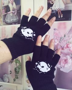 Nice Fingerless gloves with embroidery details. Theyre unic size, very flexible,good for child over 9 years old and for men. Made with Acrylic wool Fabric. Gloves Embroidery, Fingerless Gloves Knitted, Winter Gloves, Black Gloves, Kawaii Shop, Knit Mittens, Hard Enamel Pin, Knitted Gloves, Winter Knits