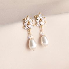 Earring Bride, Wedding Pearl Jewelry, Wedding Earrings Pearl, Pearl Wedding Earrings, Earring Pearl, Classy Earrings, Wedding Earring, Pearl Strands Necklace, Earring Wedding