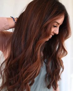 35 Reddish Brown Hair Colors You'll Fall In Love With Reddish Brown Hair With Highlights, Copper Highlights On Brown Hair, Natural Auburn Hair, Auburn Hair With Highlights, Auburn Brown, Hair With Highlights