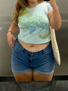 #summeroutfit #summer #outfit #ootd #summerstyle #ootd #outfits #summeroutfits Plus Size Aesthetic Outfits, Outfit Inso, Ootd Outfits, Casual Chic Outfit, Mid Size, Curvy Girl Outfits, Curvy Outfits, Okinawa, Aesthetic Outfits