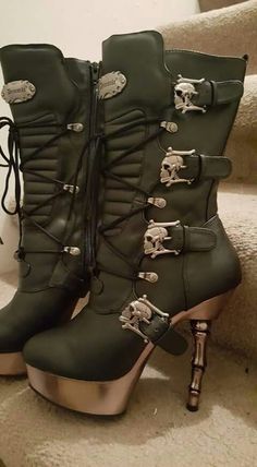 ..omG fucKin AwesoMe!!!!! Shoes Trends, Women Boot, Gothic Boots, Cheap Boots, Chunky Shoes, Low Boots, Women Boots, Martin Boots, Hot Shoes