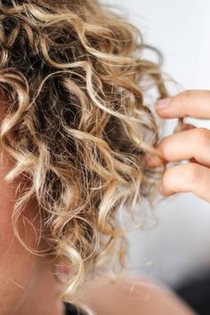 Long Brunette, Popular Haircuts, Happy Hair, Curly Hair Tips, Curly Hair Cuts, Curly Hair Styles Naturally, Hair Hacks, Hair Inspo