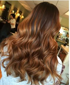 Balayage Caramel, Hair Pics, Brown Hair Looks, Hair Color Caramel, Gorgeous Hair Color, Wavy Hairstyles, Brown Hair Balayage